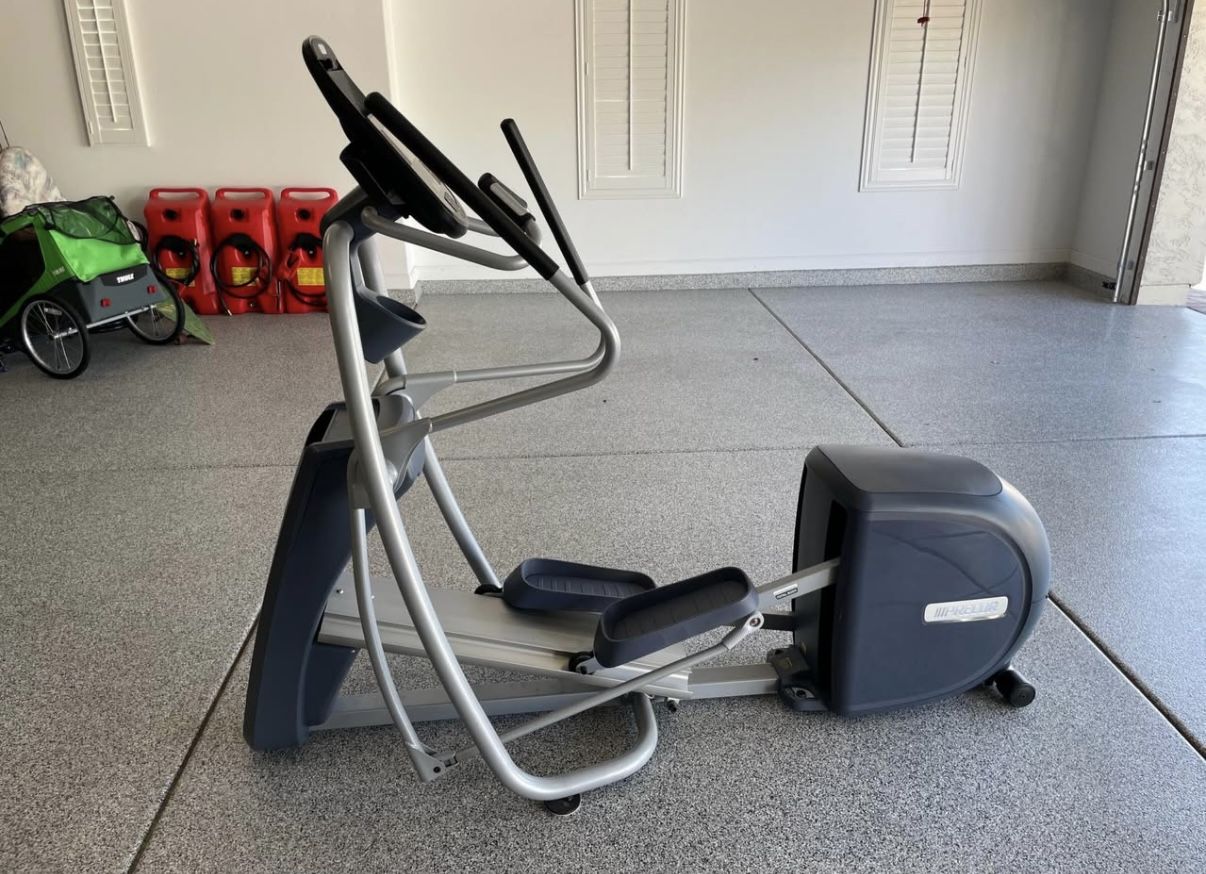 Precor Elliptical - EFX 400 Series