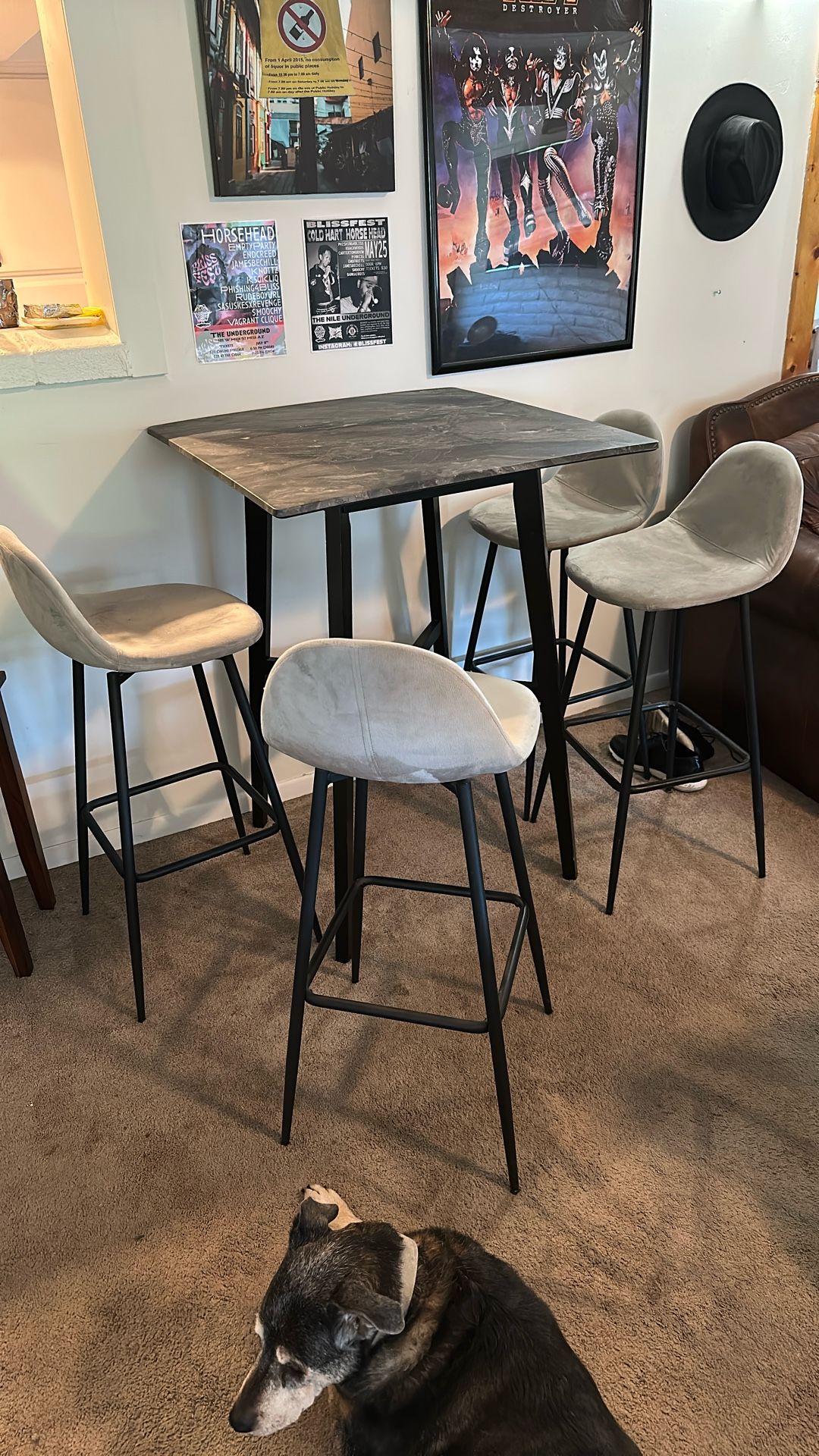 Breakfast high bar Table With 4 High Chairs $500 Worth