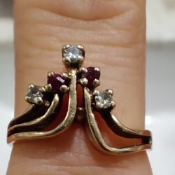 Beautiful Tuby And Diamond Ring