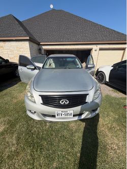 2011 Infiniti G37