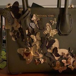 Michael Kors Limited Addition Lady’s Fancy Handbag 