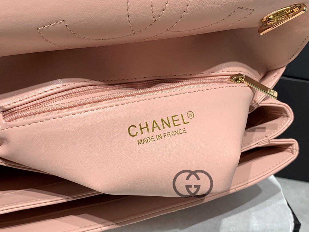 Chanel Classic Pink with gold hardware 92236 Bag 25x15x17cm for Sale in  Mesa, AZ - OfferUp