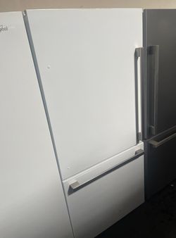 Hisense Bottom Freezer White Refrigerator Fridge

