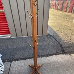 Coat Pillar