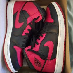 Jordan 1 Mid Banned Size 9 Men