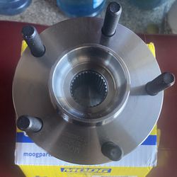 MOOG 513296 Wheel Bearing and Hub Assembly for Nissan Altima