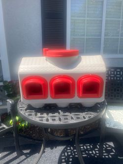 OverEZ Chicken Feeder- Holds 50 pounds