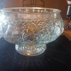 Vintage/crystal  Punch Bowl With Eight Cups