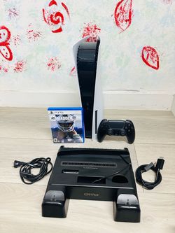 Sony PlayStation 5 - Disc Version Bonus 1 Game ,  Stand And Cooling  Station ( Used Very New )