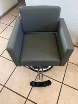 Salon chair