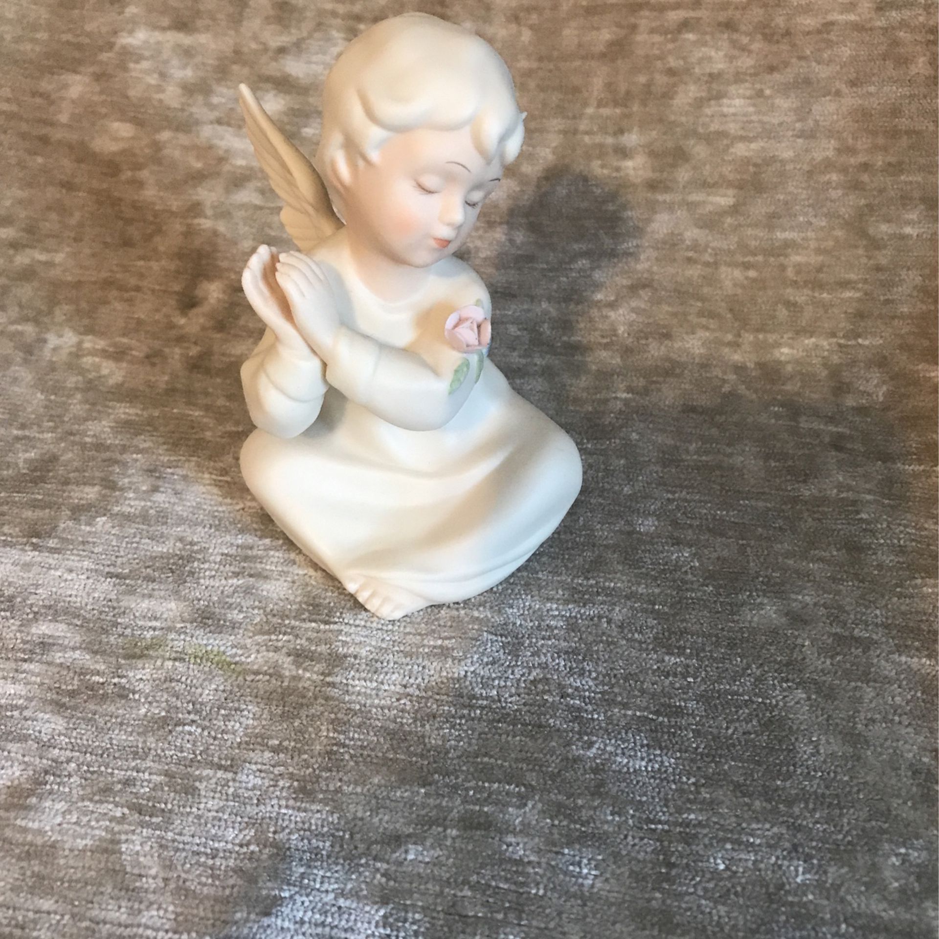 1991 HOMCO Sitting Angel With Rose