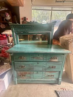 Dresser & Mirror