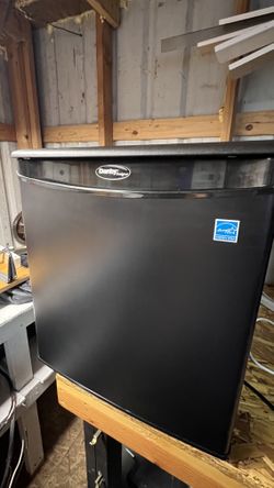 Mini Fridge Danby Designer 