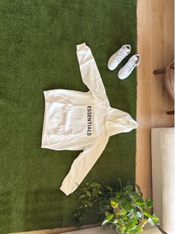 Essential’s hoodie large