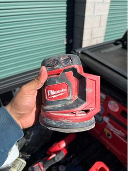 Milwaukee Sander