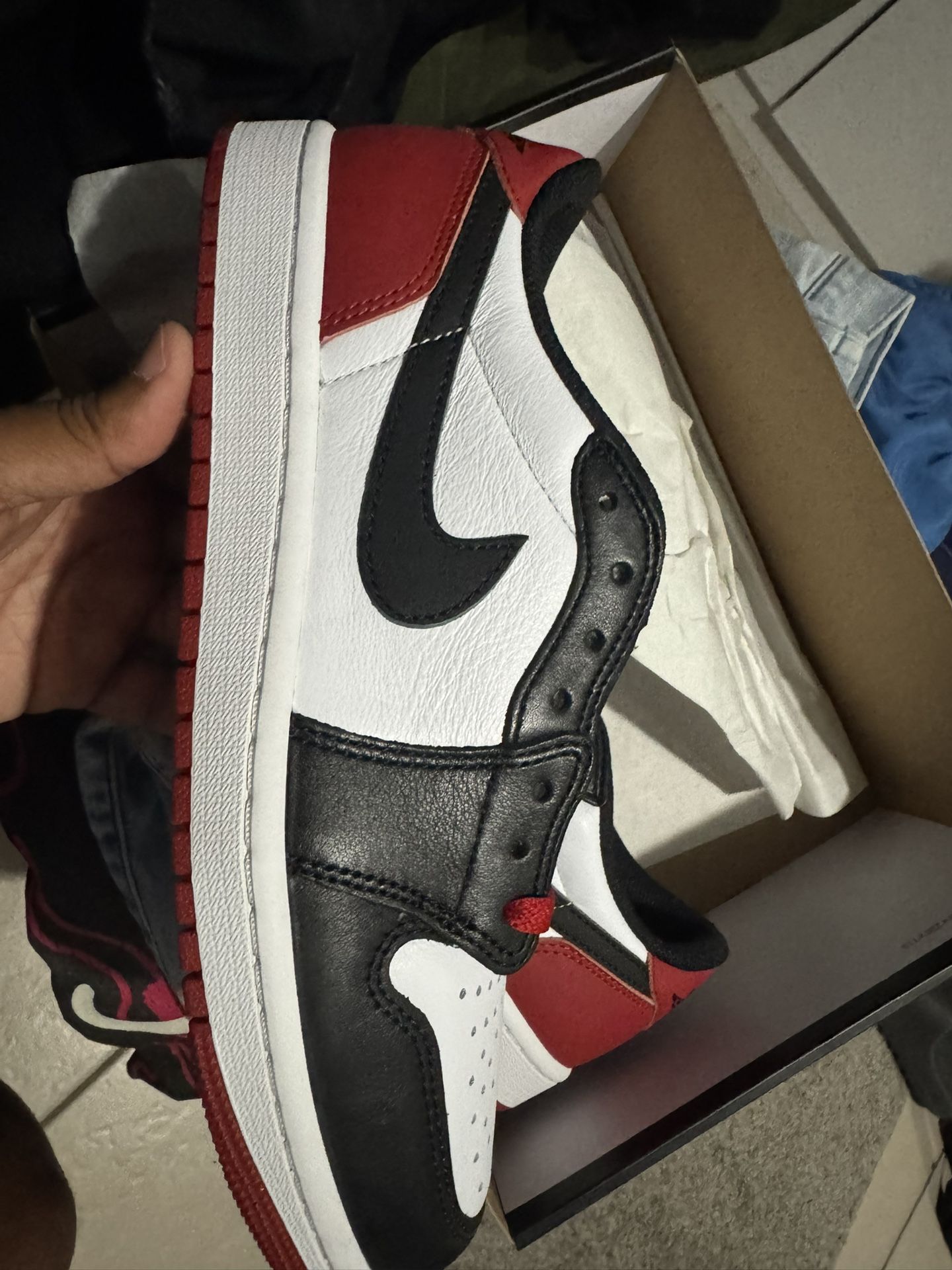 Jordan 1 Low Black Toe Size 8.5
