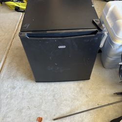 Mini Fridge 