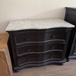 Living Spaces- Nate Berkes Bedroom Set