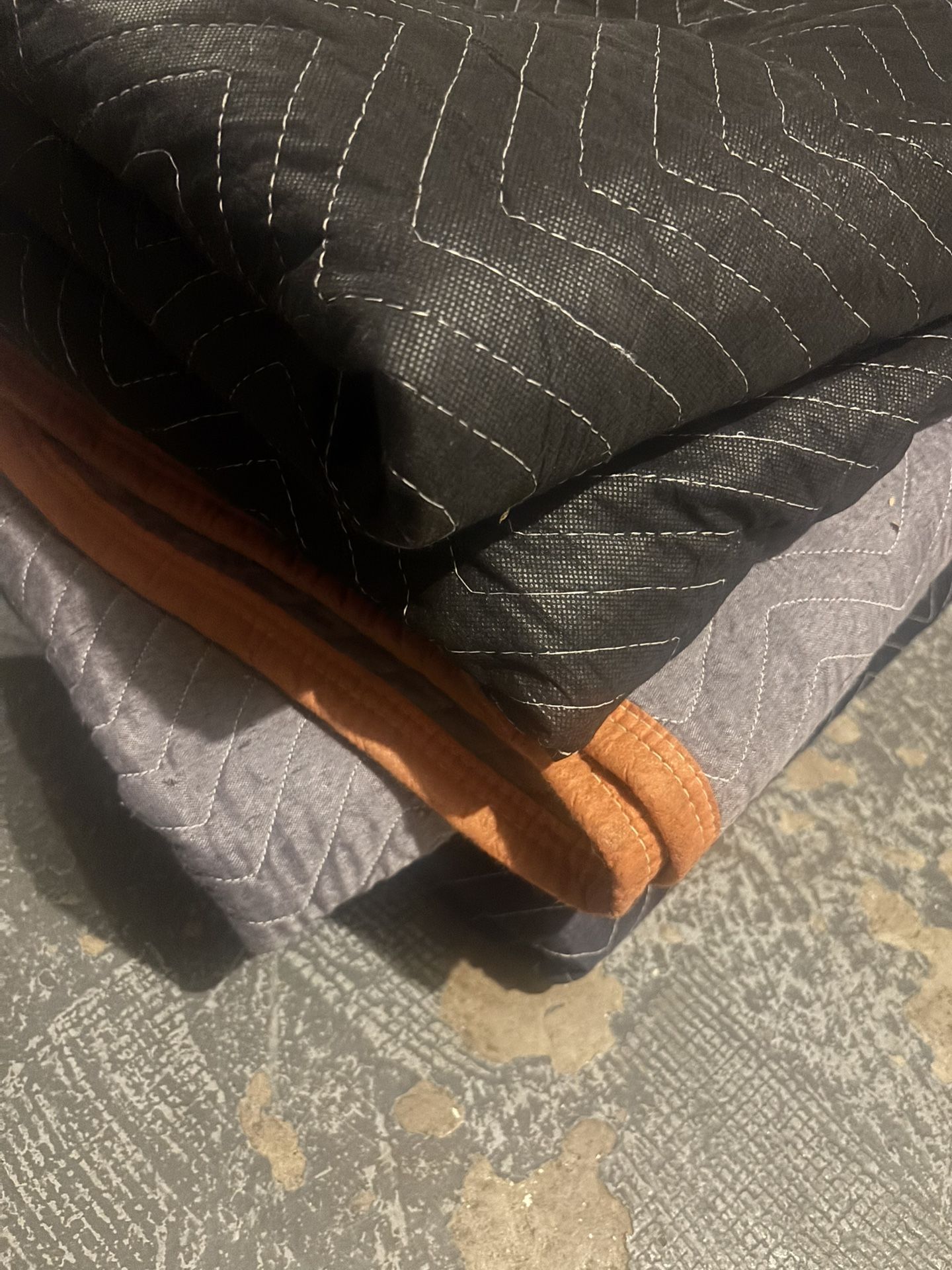Moving blankets (6)