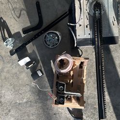 Chamberlain 1/2 HP Chain Drive Garage Door Opener with 2 Remotes, Wall Control & Safety Sensors – Used, Tested