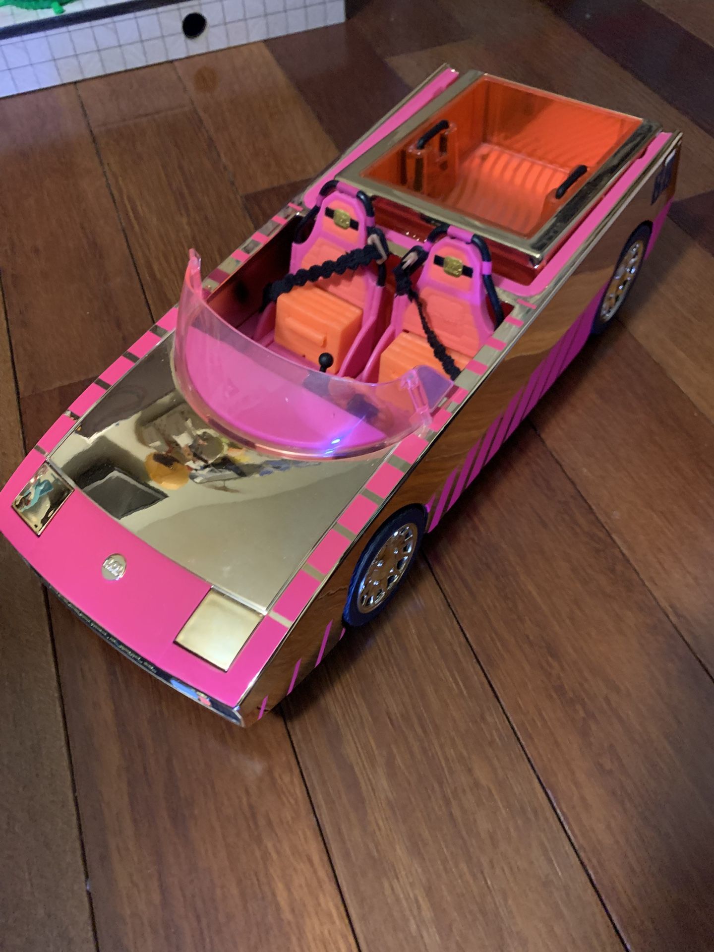 LOL Surprise Car Pool Coupe Speedomatic Limited Edition Sports Car