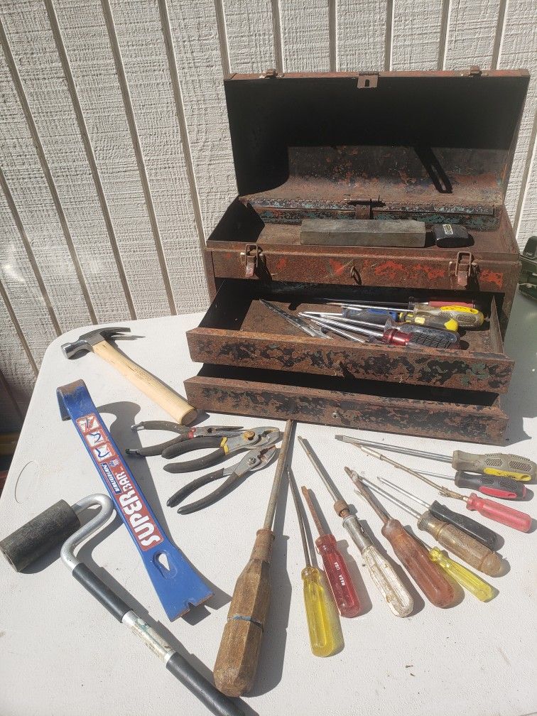 Vaughan Super Bar, Roller, Workpro Hammer, Pliers, Screwdrivers