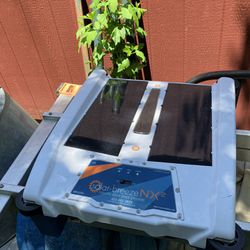 Solar Breeze, Pool Cleaning Robot