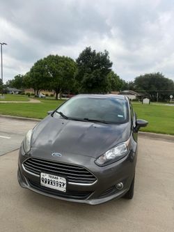 Vendo mi Ford fiesta 2019