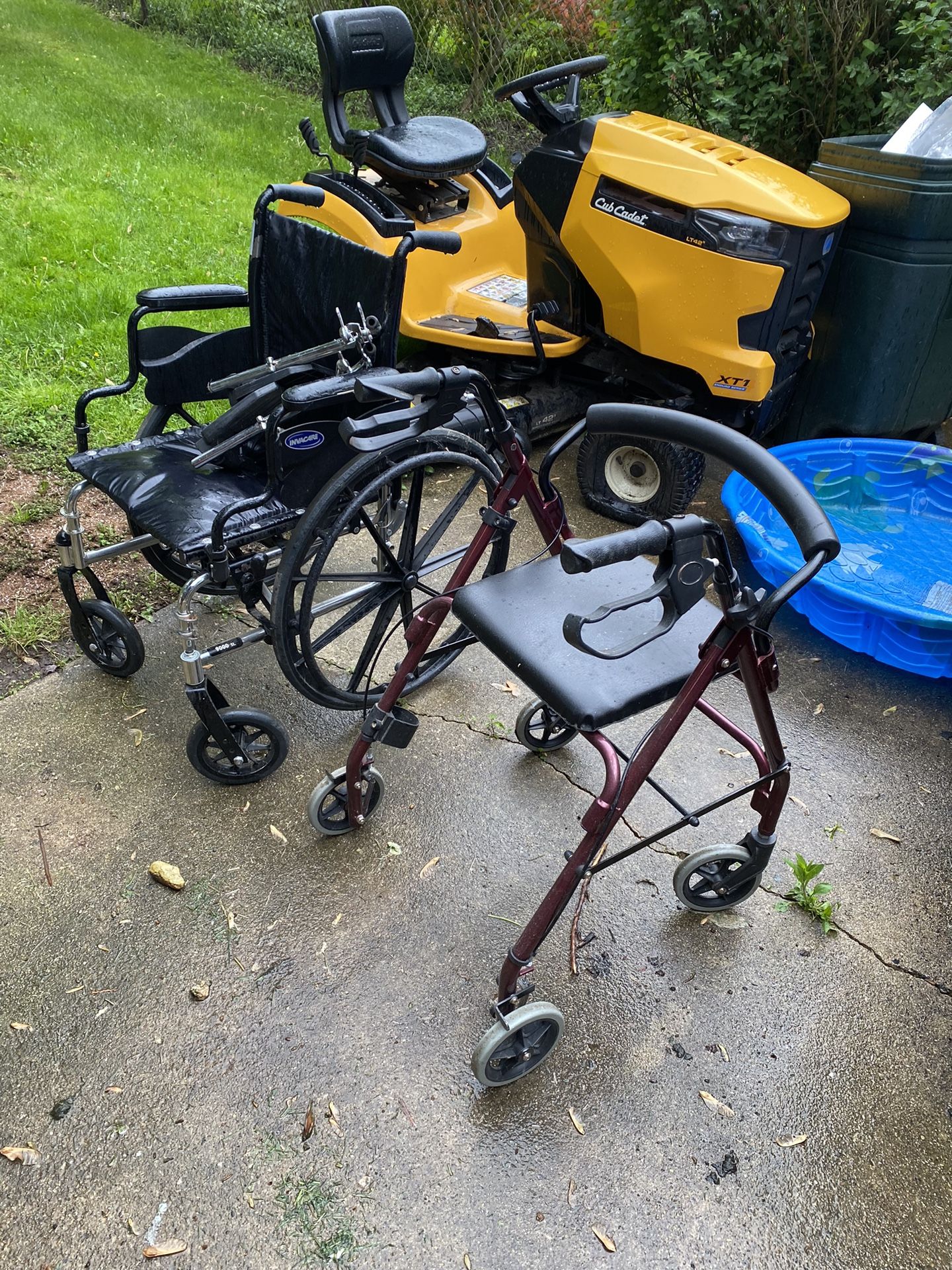 Walker And wheelchair 