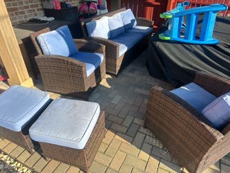 Outdoor patio conversation set