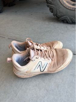 Baseball cleats