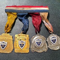 4 Medallas De Colegio-champagnat-Cuba-legion De Honor-asistencia