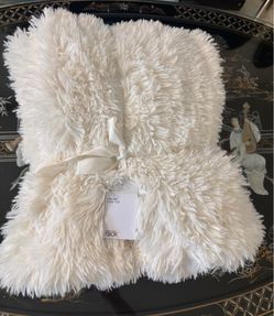 Throw blanket