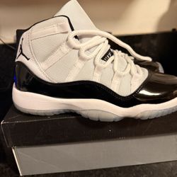 Brand New - Never Worn-- Concord 11 - Size 5.5 Big Kid 