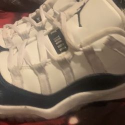 EUC Louisville Basketball Shoes for Sale in Louisville, KY - OfferUp