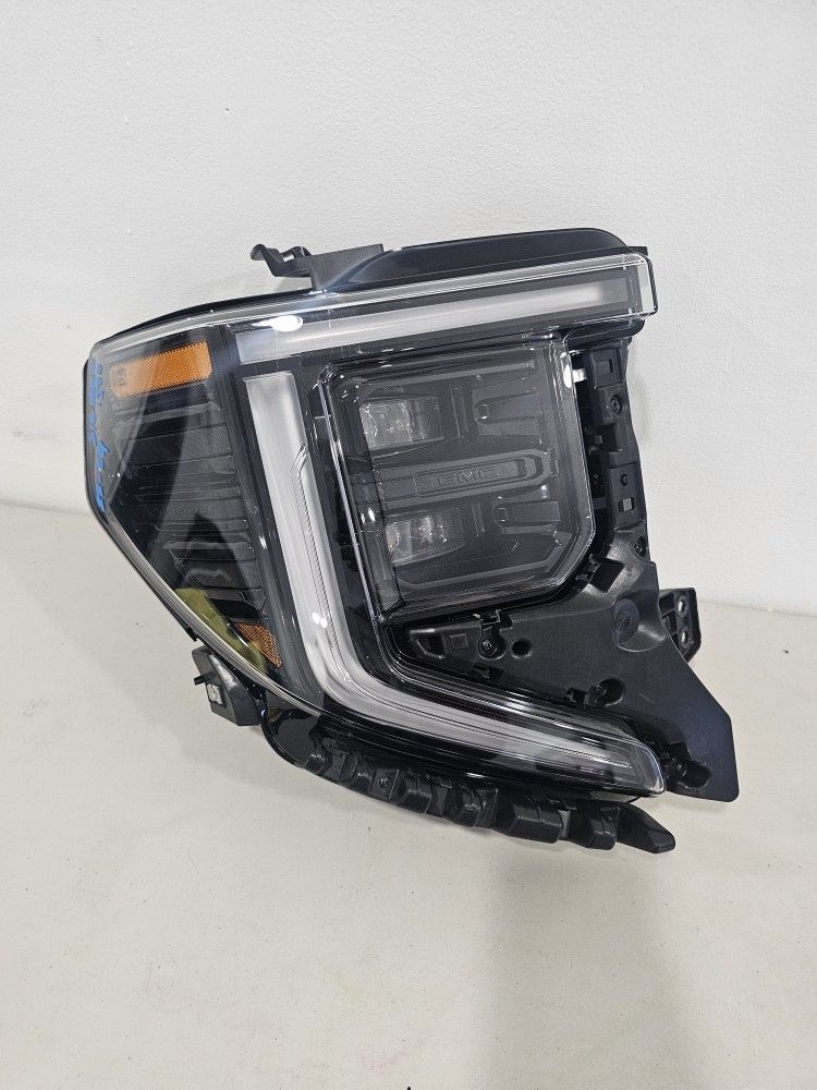Gmc Sierra 1500 right Passenger Headlight 2022 2023 2024