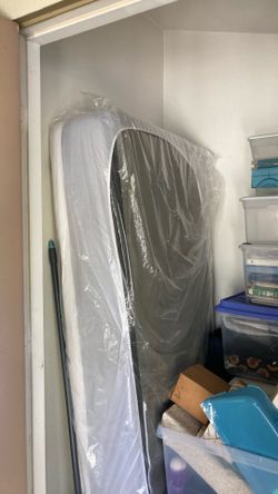 Twin mattress