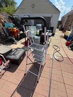 Folding Step Ladder with Safety Handles