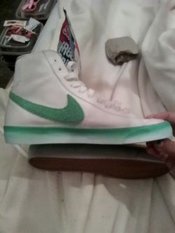 Nike mid blazer 77 size 7.5