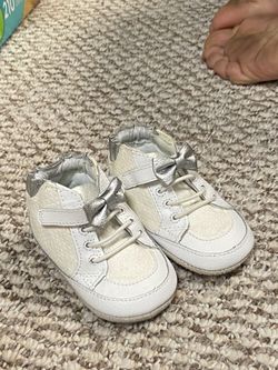 ROBEEZ sz 3 never worn