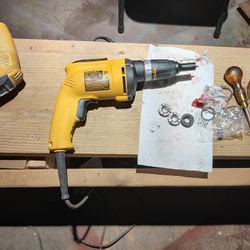 Se Venden Pistolas Con Clutches Nuevos Listos Para Los Paneles De Yeso Y Se  Ponen  Los Clutches En Pistolas DeWalt 
