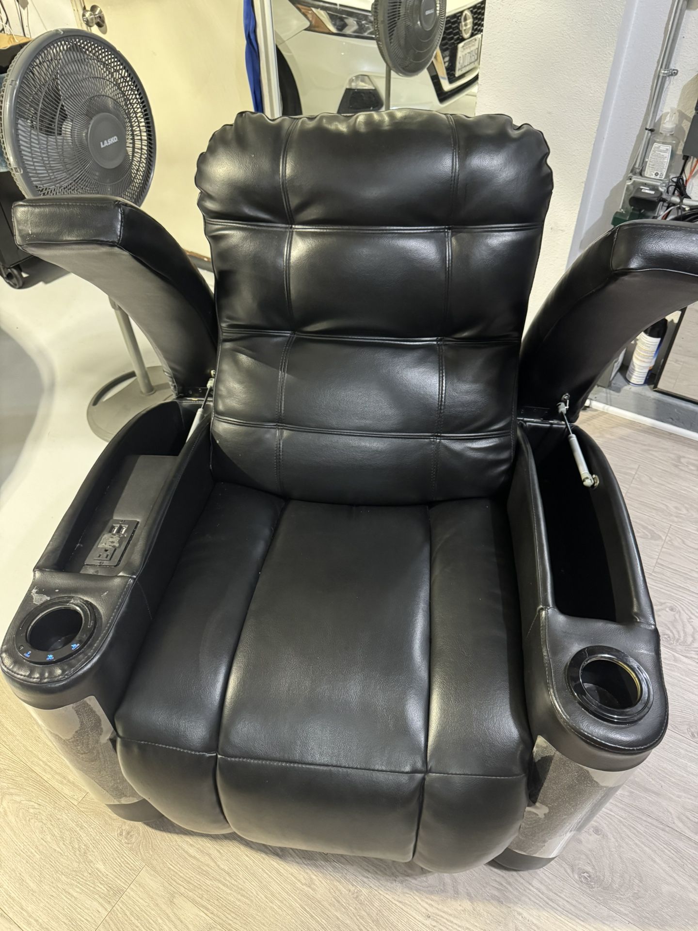Quick Sale! Black Power Recliner Chair - USB, Outlets, Cup Holders, Storage