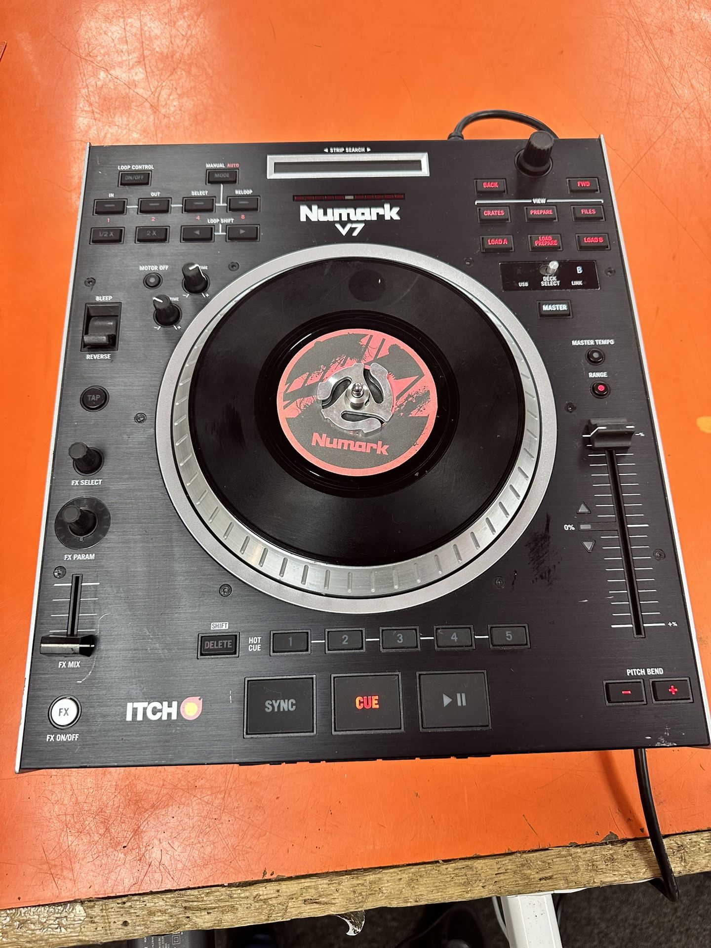 Numark V7 DJ Turntable