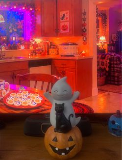 Marshalls cute retro ghost decor Halloween