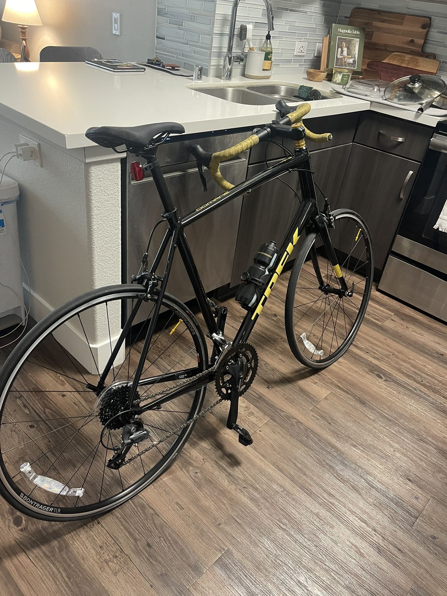 Trek Domane AL2 Bikes & Cycling