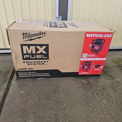 Milwaukee
MX FUEL 3600-Watt/1800-Watt Lithium-Ion Battery Powered Push Start Portable Power Station Battery Generator