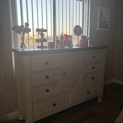 beige and brown dresser 