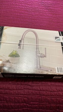 New glacier Bay Single Handle Pull Down Kitchen Faucet