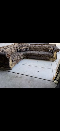 sectional couch in good condition