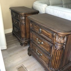 Solid Wood Vintage Bedroom Set 